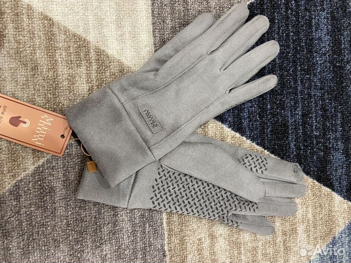 Новая Шапка из ангоры и перчатки женские