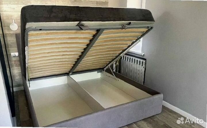 Кровать двуспальная дизайнерская мягкая на заказ