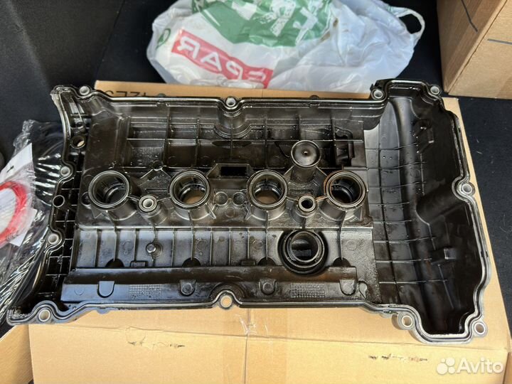 Клапанная крышка Peugeot 408