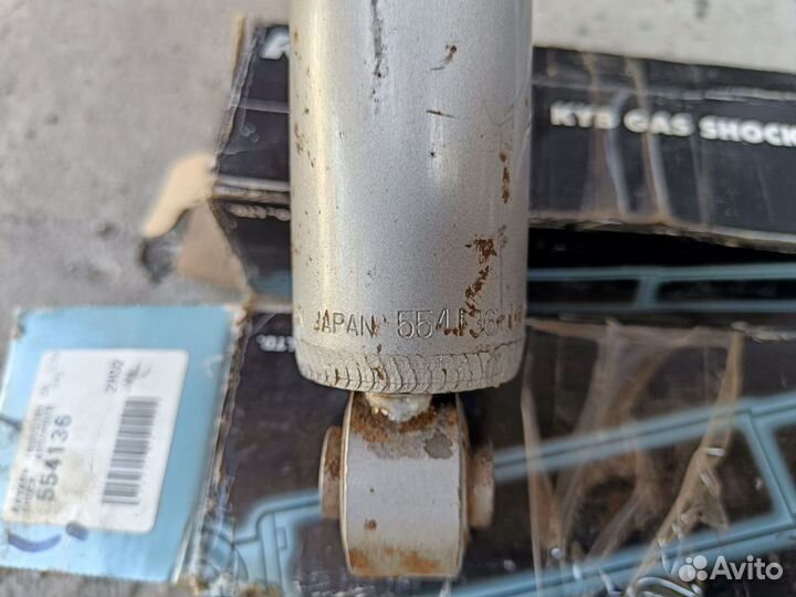 Стойки kyb Toyota Regius RCH41