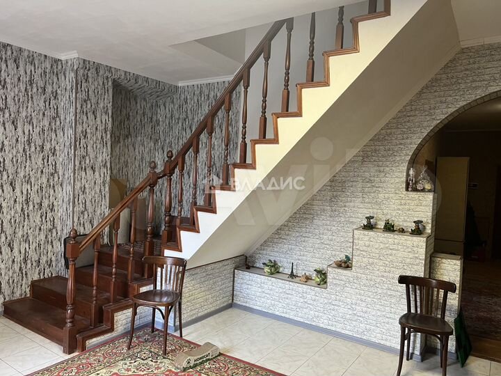 Дом 496 м² на участке 12 сот.