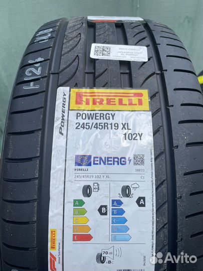 Pirelli Powergy 245/45 R19 102Y