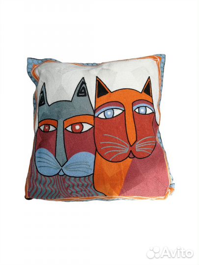 Наволочка декоративная с вышивкой