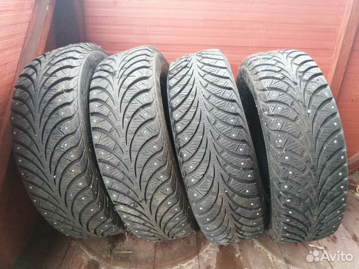Sava Eskimo Stud 185/70 R14 88T