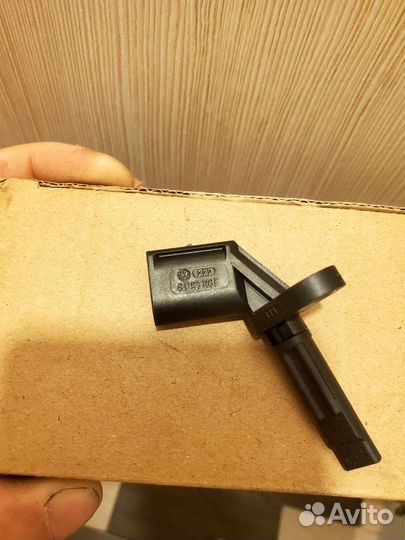 4E0927803F Датчик, частота вращения колеса