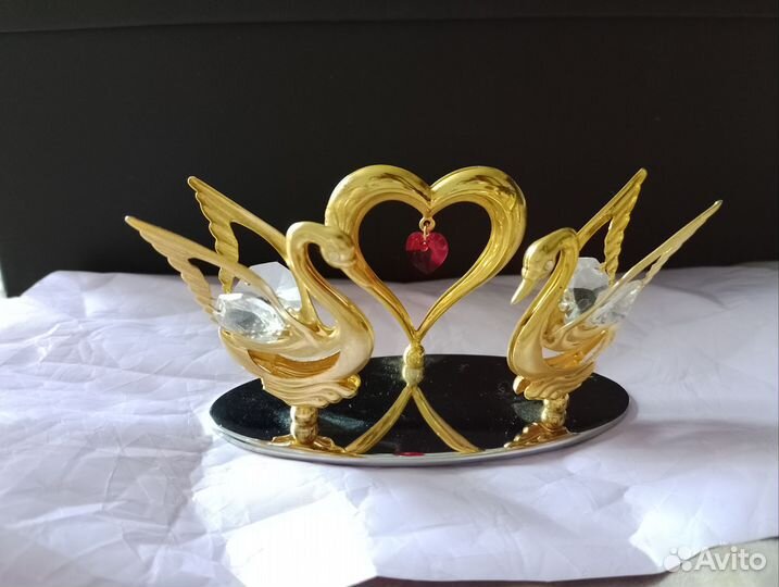 Фигурка лебеди свадебные