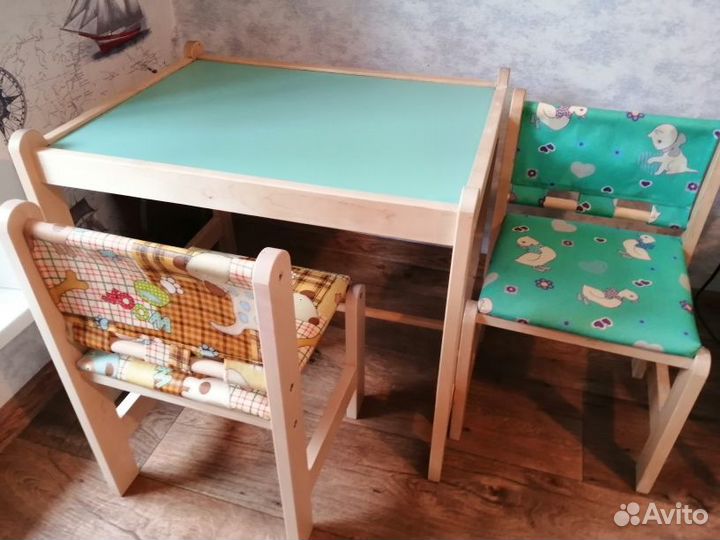 Набор мебели для ребенка стол+2 стула