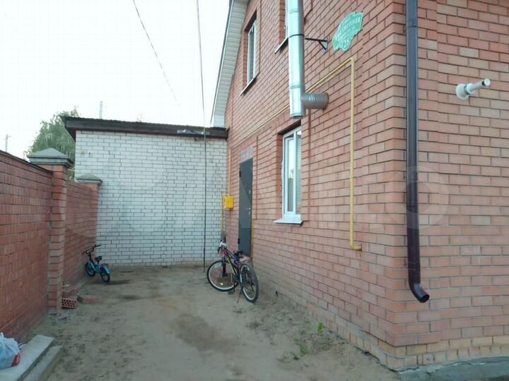 Дом 192,8 м² на участке 8,3 сот.