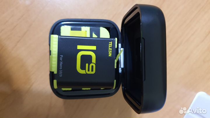 Зарядное устройство и аккумуляторы для Go Pro 10