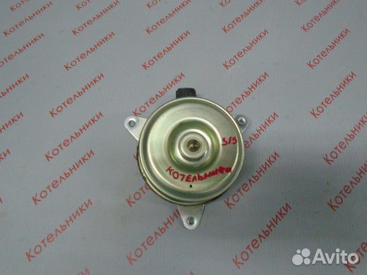 Nissan 21487-5Y720 Моторчик вентилятора охлаждения