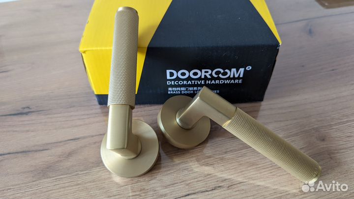 Дверная ручка латунь