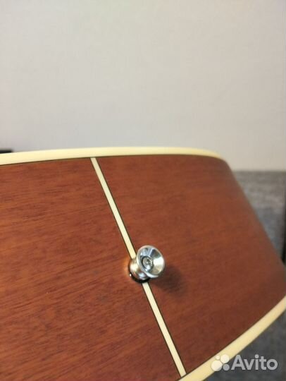 Акустическая гитара