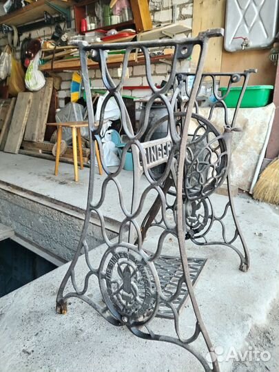 Швейная машинка singer