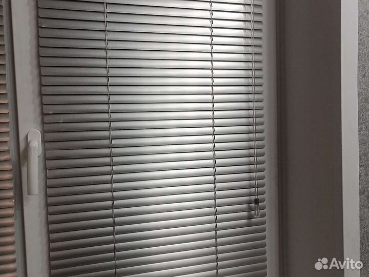 Жалюзи горизонтальные алюминиевые бу