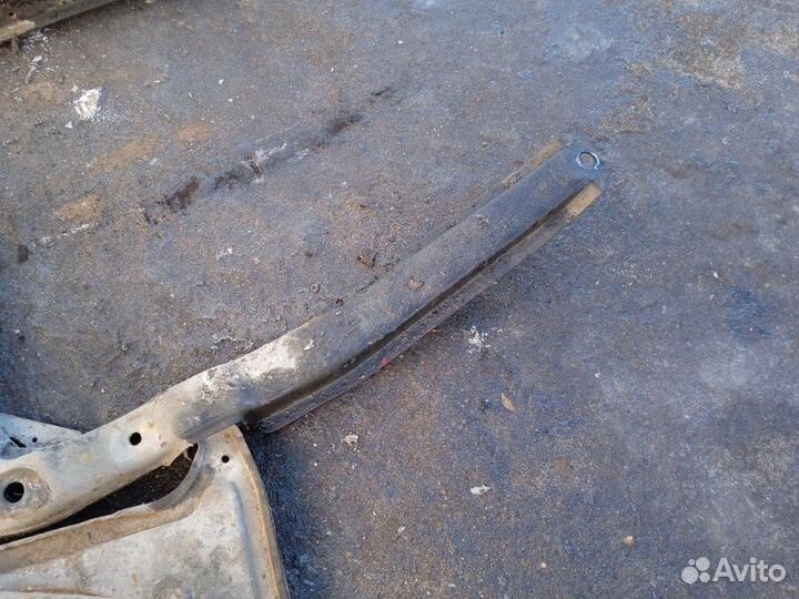 Балка подмоторная Opel Astra F 1.6 1998