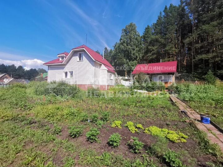 Дом 175 м² на участке 14 сот.