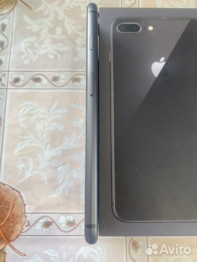 iPhone 8 Plus, 64 ГБ
