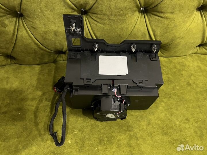 Термоподстаканник BMW X5 G05,X6 G06,X7 G07