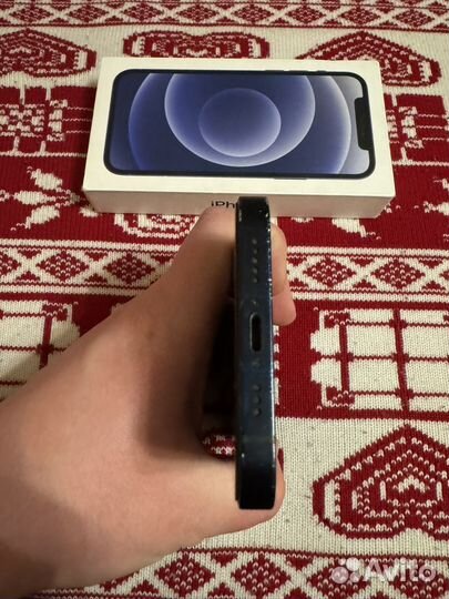 iPhone 12, 64 ГБ