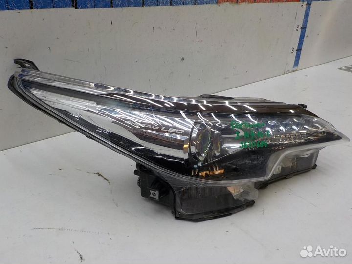 Фара правая Toyota Fortuner
