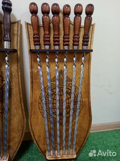 Щит с шампурами