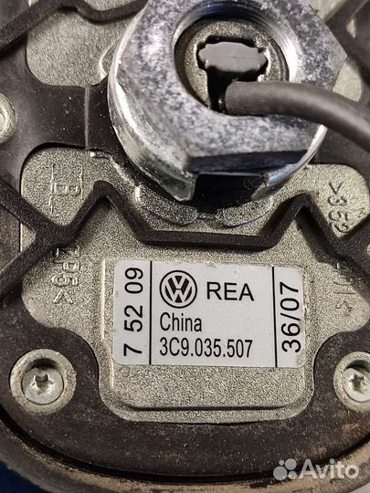 Антенна плавник VW Туарег 2002-2010 год