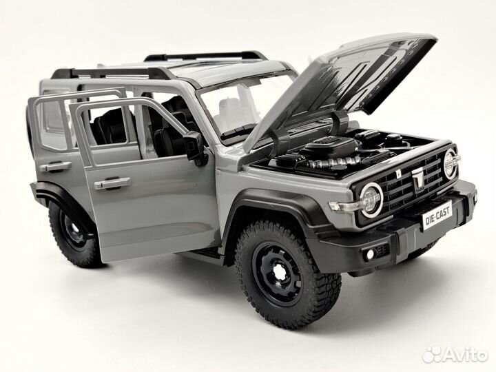 Коллекционные модели, металл. машинка Tank 300