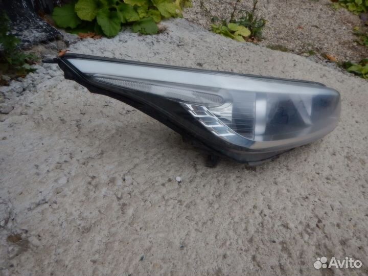 Фара правая Kia Ceed 2 2012-2015