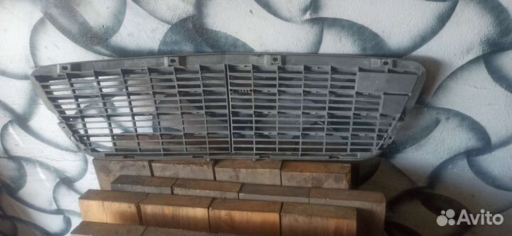 Решетка Мерседес 210 оригинал рест
