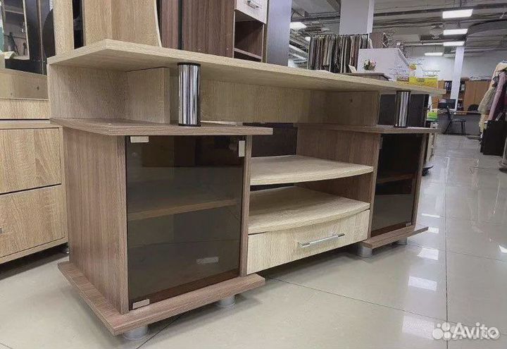 Тумба под телевизор 1,3м