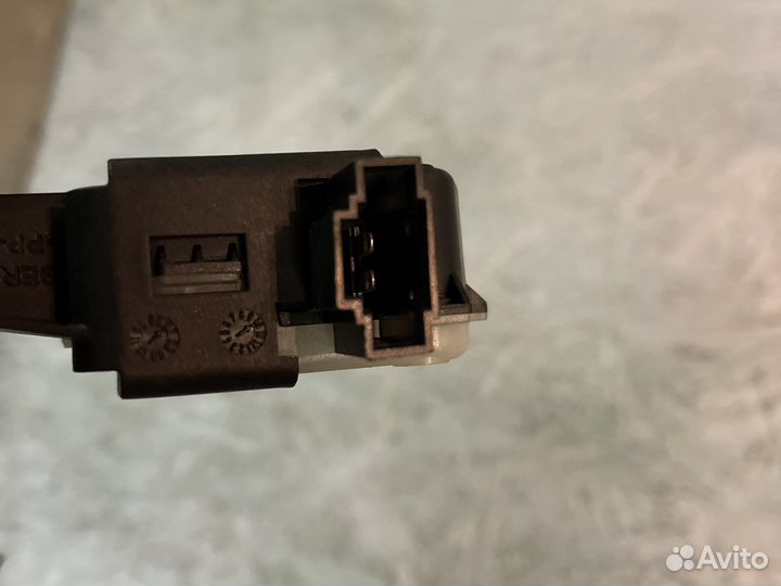 Замок лючка бензобака Volvo Xc70