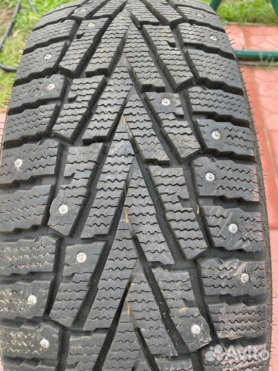 Колёса в сборе ; шины зимние шипованные 235/70 R16