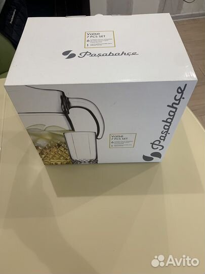 Графин со стаканами