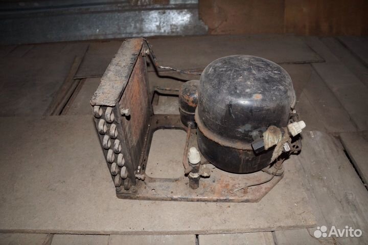 Радиатор холодильного агрегата, стальные трубки, и