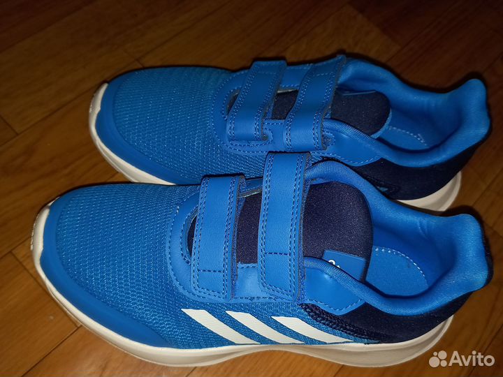 Кроссовки Adidas новые