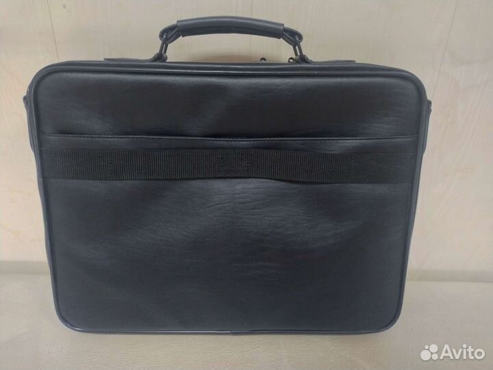 Дипломат портфель для компьютера Sumdex