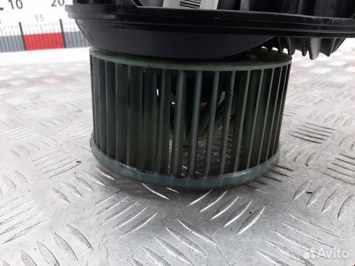 Моторчик печки для Volkswagen Passat 5 8D1820021A