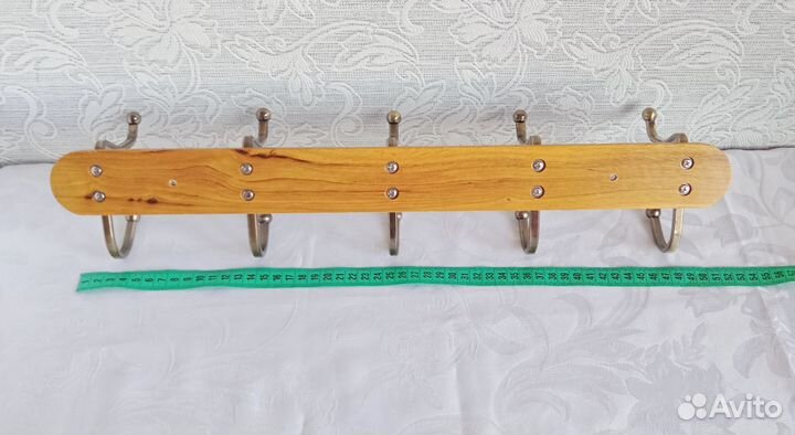 Вешалка настенная в прихожую дерево