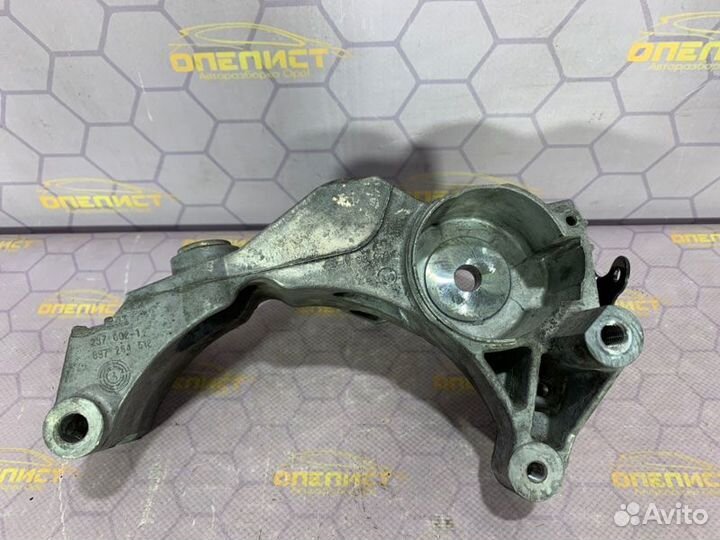 Кронштейн генератора Opel Astra H Z17DTH