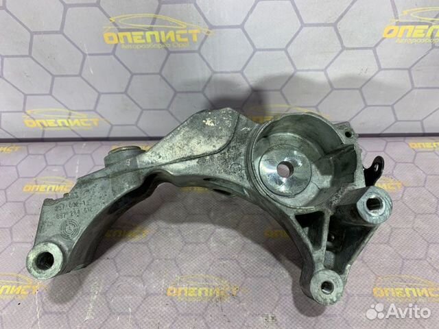 Кронштейн генератора Opel Astra H Z17DTH