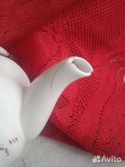 Чайник, сахарница, молочник