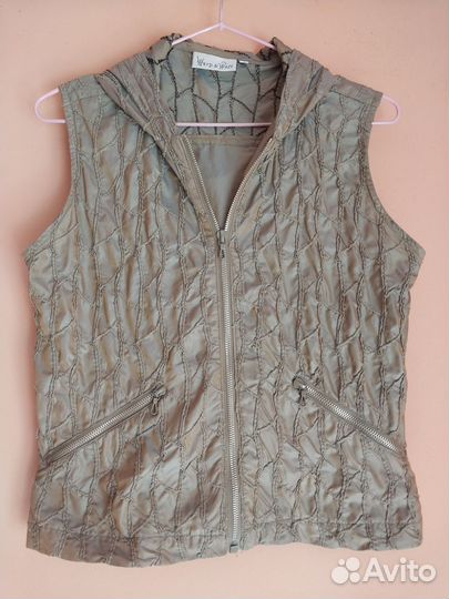 Ветровка жилетка р 42-44