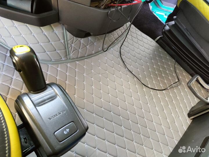 3D коврики из экокожи для любого авто Volvo FH16 2