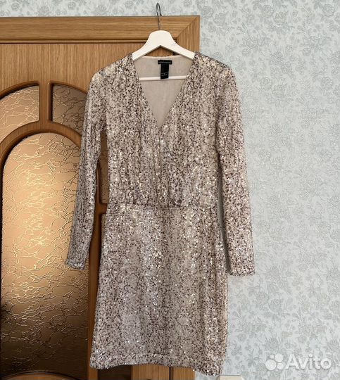 Платье праздничное