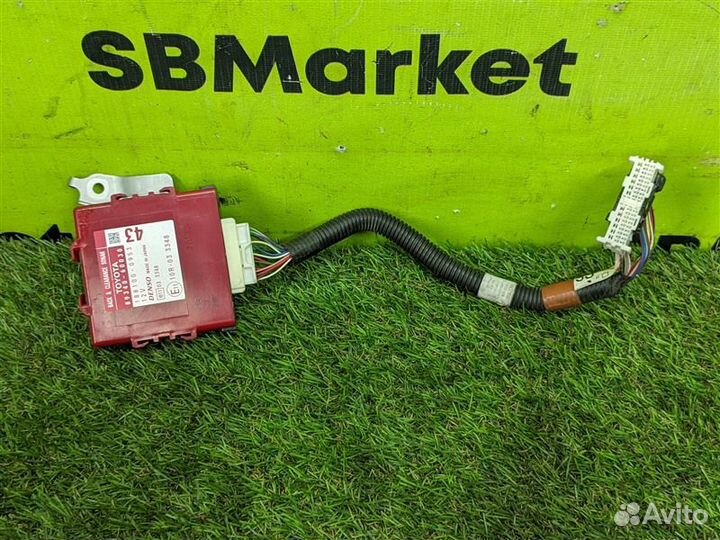 Блок управления парктрониками Toyota Land Cruiser