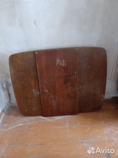 Кухонный стол