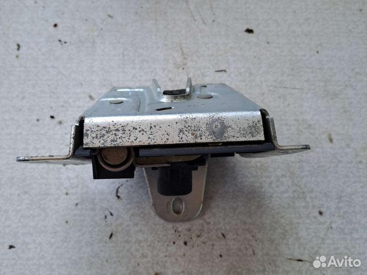 Замок крышки багажника Мерседес бенц Мл W163