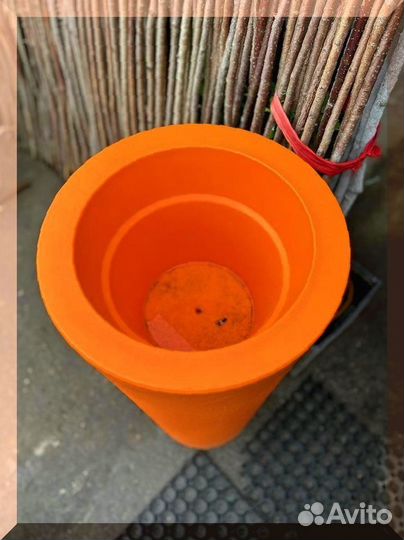 Кашпо уличное из пластика