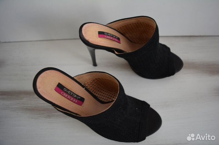 Босоножки на каблуке