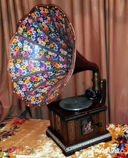 Антикварный граммофон из СССР, в идеале